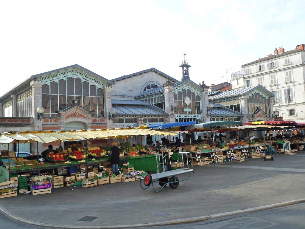 Les Halles 3 La Rochelle  Luaran gambar